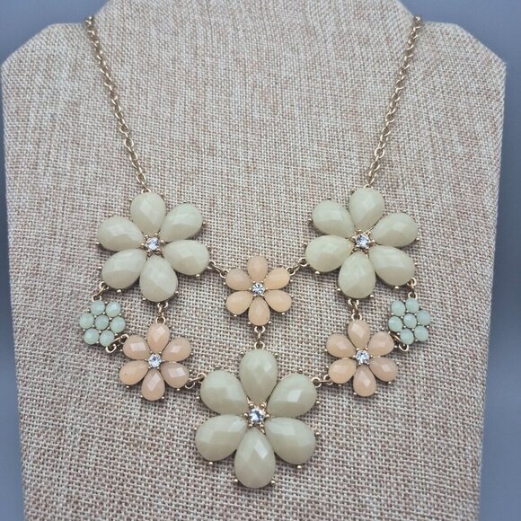 Floral Bib Statement Necklace Gold Tone Green Peach Crystals by Charming Charlie - Picture 1 of 7